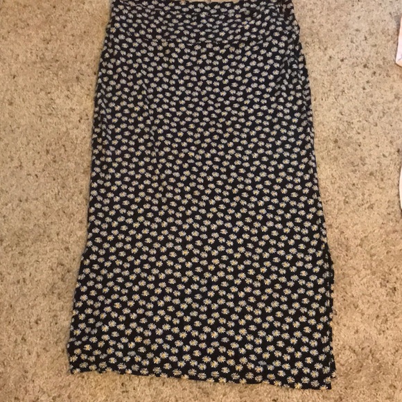 Wet Seal Dresses & Skirts - ❌SOLD❌Wet Seal daisy print pencil skirt